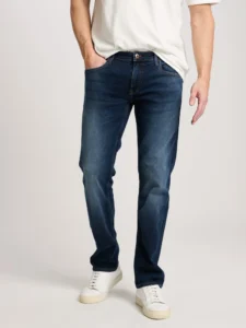 slim fit jeans